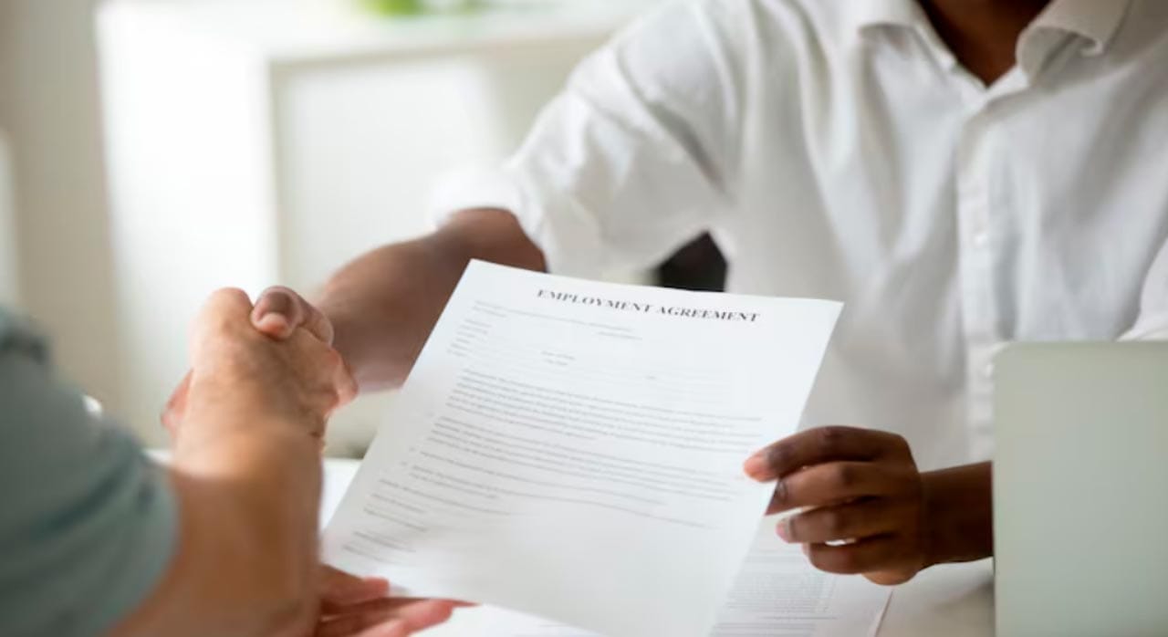 Model Contract de Mandat pentru administratori SRL