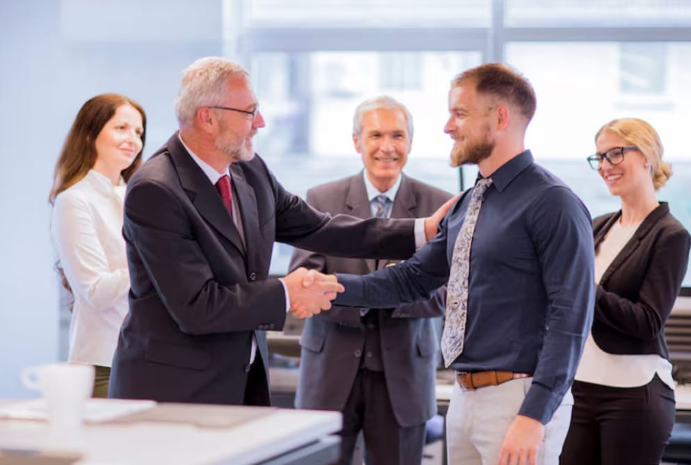 Top 10 idei de afaceri bazate pe servicii și relații, nu pe produse