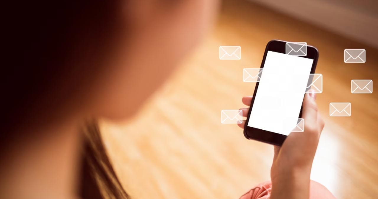 Cum Trimiți Online un SMS