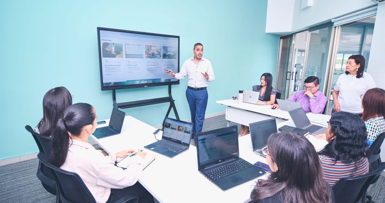Knowledge Management: De Ce Pierzi Bani Fără El în 2026