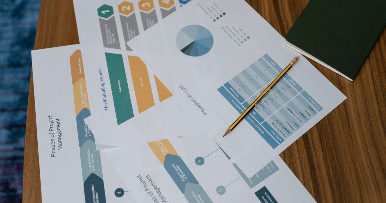 Marketing vs Vânzări: Diferențe și Integrare CRM 2026